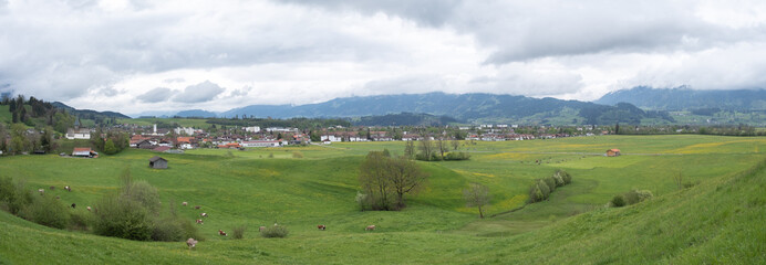 Obraz premium Landschaft bei Sonthofen im Oberallgäu Regierungsbezirk Schwaben Bayern Deutschland
