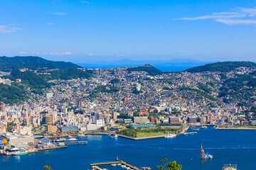 Fototapeta na wymiar 稲佐山展望台から見た長崎の街並み