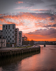 Naklejka premium sunset over the river