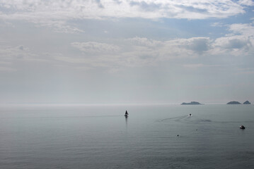 Vue horizon à Cancale - bateau à voile