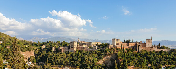 Naklejka premium Ancient Arabic fortress Alhambra, Granada, Andalusia, Spain. View from the Mirador San Nicolás