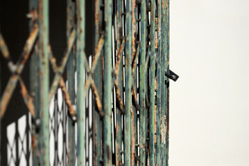 Obraz premium Grille de fermeture en métal