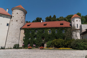 Polskie zamki, ruiny, mury obronne © Yarek