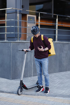 Deliveryman receiving order in app 
