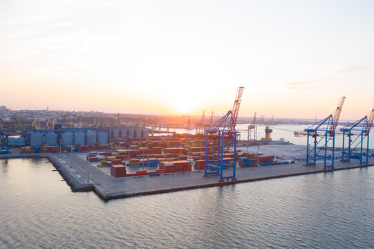 sea port
- Powered by Adobe