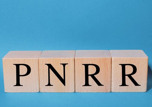 Wooden blocks with the letter "Pnrr"
