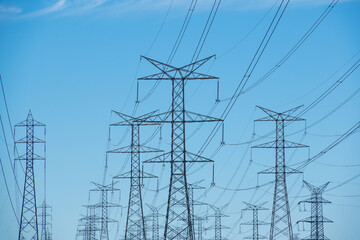 Array of high voltage power lines