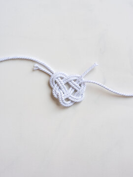 heart shaped knot