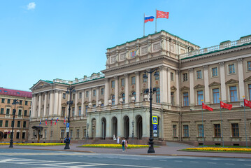 Fototapeta na wymiar Facade of the Mariinsky Palace (St. Petersburg Legislative Assembly) on a June morning. Saint Petersburg