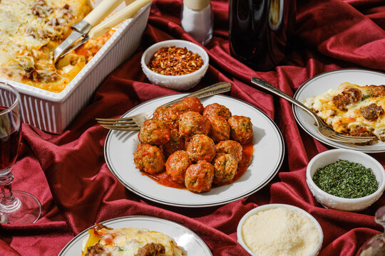 Italian Meatballs In Red Sauce