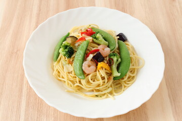 海老と野菜のペペロンチーノ