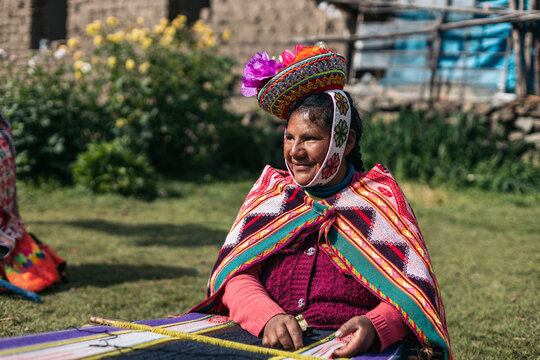 Peruvian weaver working in Peru