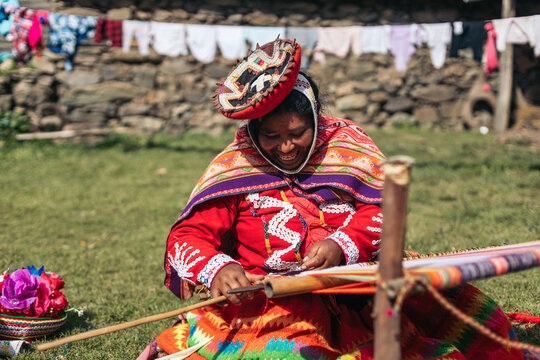 Peruvian weaver working in Peru