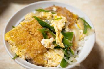 日本の岡山県のとても美味しいカツ丼