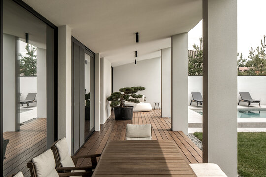 Modern country house with open swimming pool
