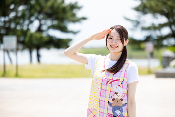 Naklejka premium 日本人女性の保育士さん