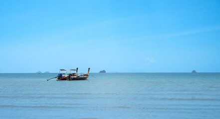 Obraz premium Boats moored for tourists Beach in Krabi