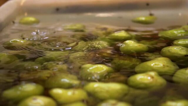 Pear washing for sweet pear spread