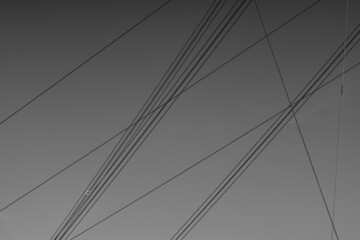 Transport von Energie und Elektrizität durch Leitungen und Kabel, die über Land geführt und neu...