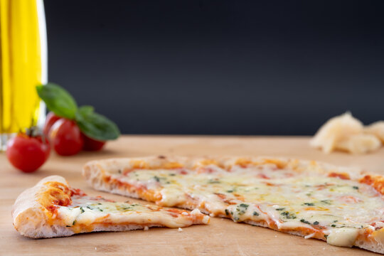 Neapolitanische Pizza Margherita