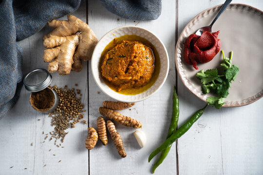 Korma Paste mit Zutaten