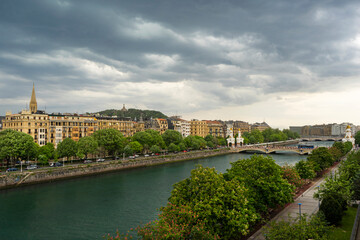 Vista de Donostia-san Sebastián desde el río Urumea, Gipuzkoa