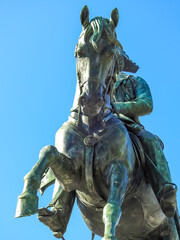Obraz premium Porto, Portugal - July 30 2019: Horse detail on a horseman statue