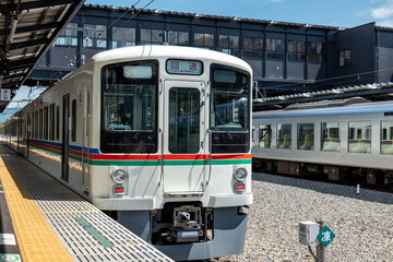西武秩父駅に停車中の西武鉄道4000系