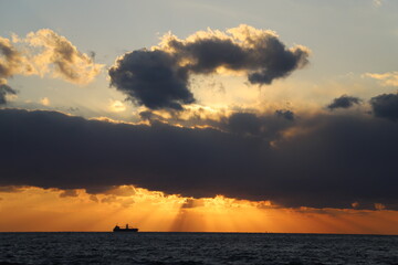 SDGs地球の神秘と海とソラ！山口県の夕日と海の輝くヒカリ！