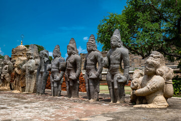 Fototapeta na wymiar Wall sculpture in an Indian temple - Gangaikonda Cholapuram temple, Tamil Nadu