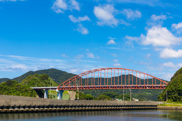 長崎県樺島から見た樺島大橋（アーチ橋）