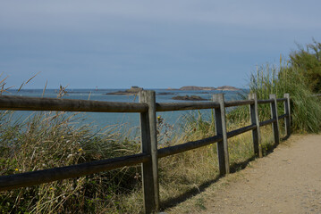Dinard - Saint-Malo - Rambarde en béton