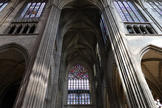 La cathédrale Saint Etienne de Limoges, cathédrale gothique, intérieur de la cathédrale, ville de Limoges, département de la Haute Vienne, France