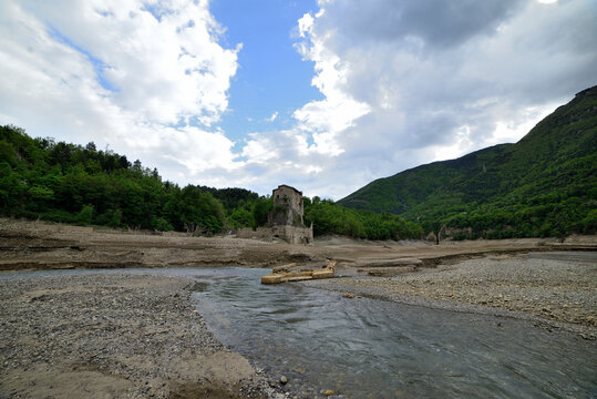 Embalse de la Baells with very low water level