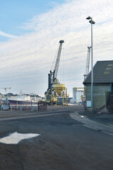 Fototapeta na wymiar Zone industrielle du port