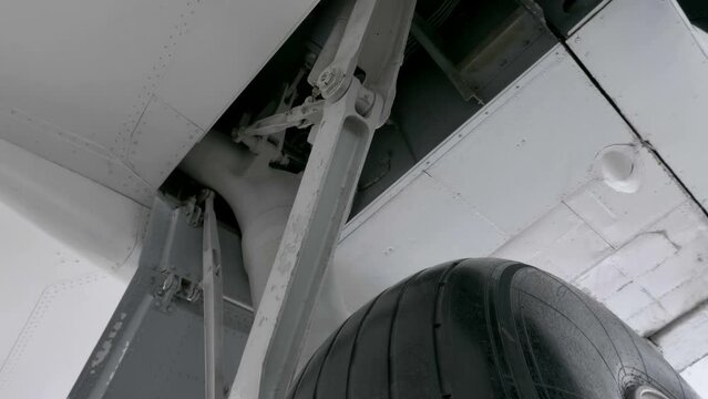 The structure of the landing gear of the aircraft, its location in the fuselage during the flight, hydraulic elements and mechanisms for raising and lowering the wheel, mechanization of the system