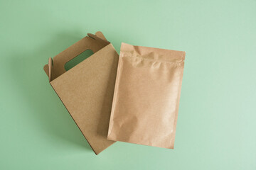 kraft carton box with handle and paper zip bag for packaging, CO2 neutral recycled material, zero waste lifestyle,