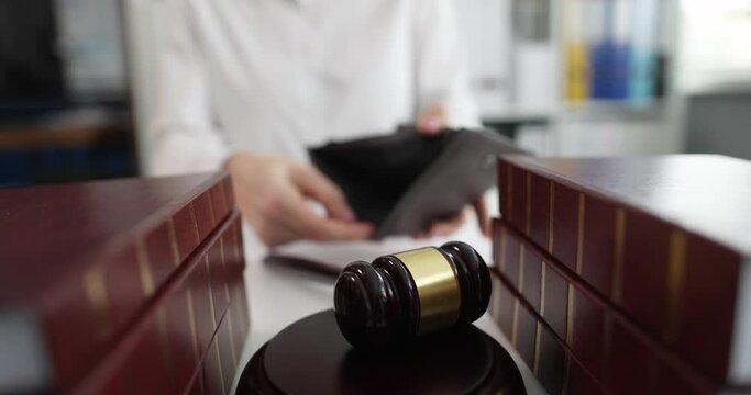 Bankruptcy judgment and empty wallet. Debt collection through courts