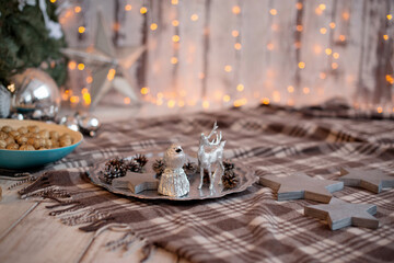 Decorative elements on the tray at home