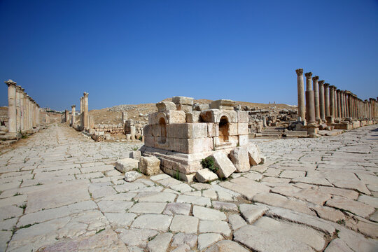 Ancient roman street at Jerash, Jordan