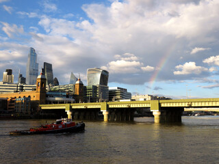 Fototapeta na wymiar Rainbow over London