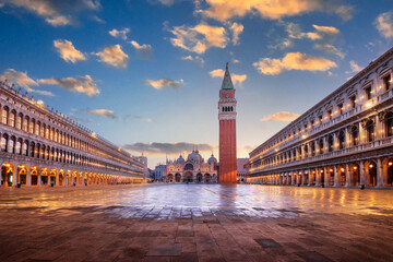 Venice, Italy at St. Mark's Square with the Basilica and Bell Tower - obrazy, fototapety, plakaty