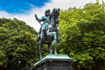 Fototapeta na wymiar Statue of William I in Hague