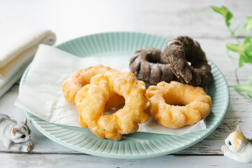 チョコとプレーンのドーナツ