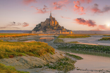 Famous Le Mont Saint-Michel tidal island in Normandy, France - obrazy, fototapety, plakaty