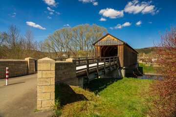 Hausbrücke über der Saale in Kunitz