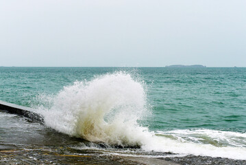 Vagues de submersion - éclaboussures - Grandes Marées Saint-Malo
