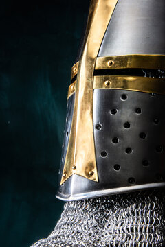 76 / 5,000
Translation results
templar knight renaissance fair armor in metal textures and shape