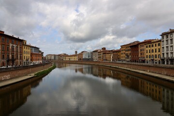 Fototapeta na wymiar Pisa river
