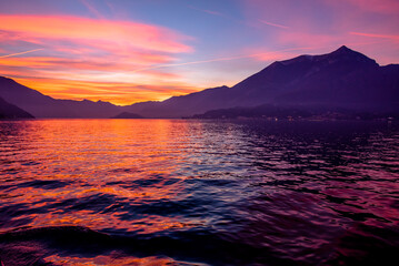 2021 12 30 Bellagio sunset at the lake 1